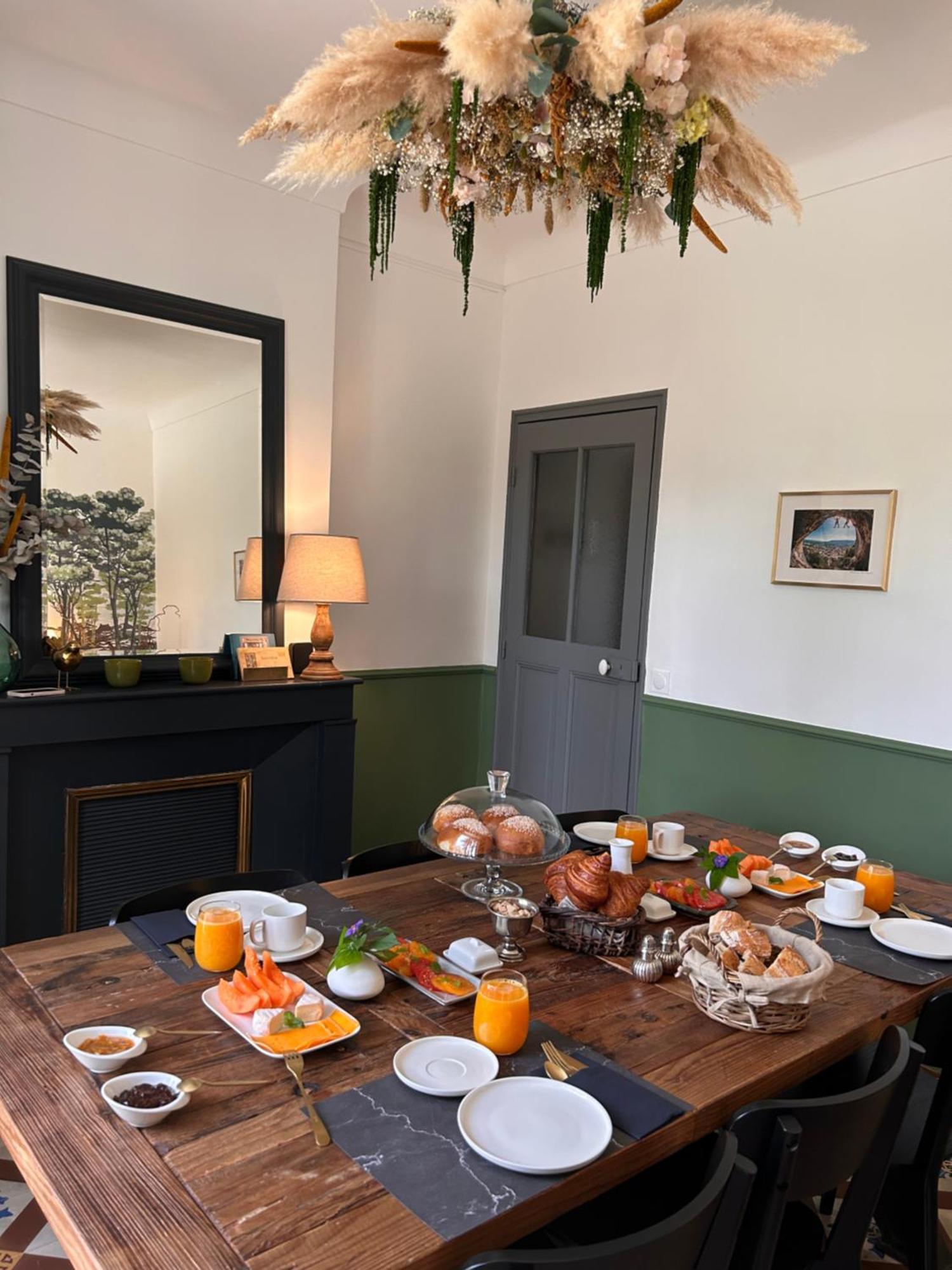 Les Tilleuls Cavaillon Extérieur photo